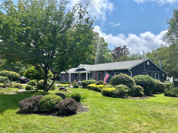 54 Madeline Road , Ridge, NY 11961