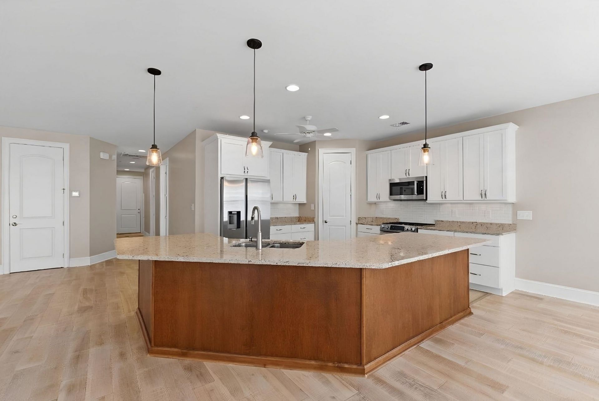 5915 Woodside Ave. Photo 11