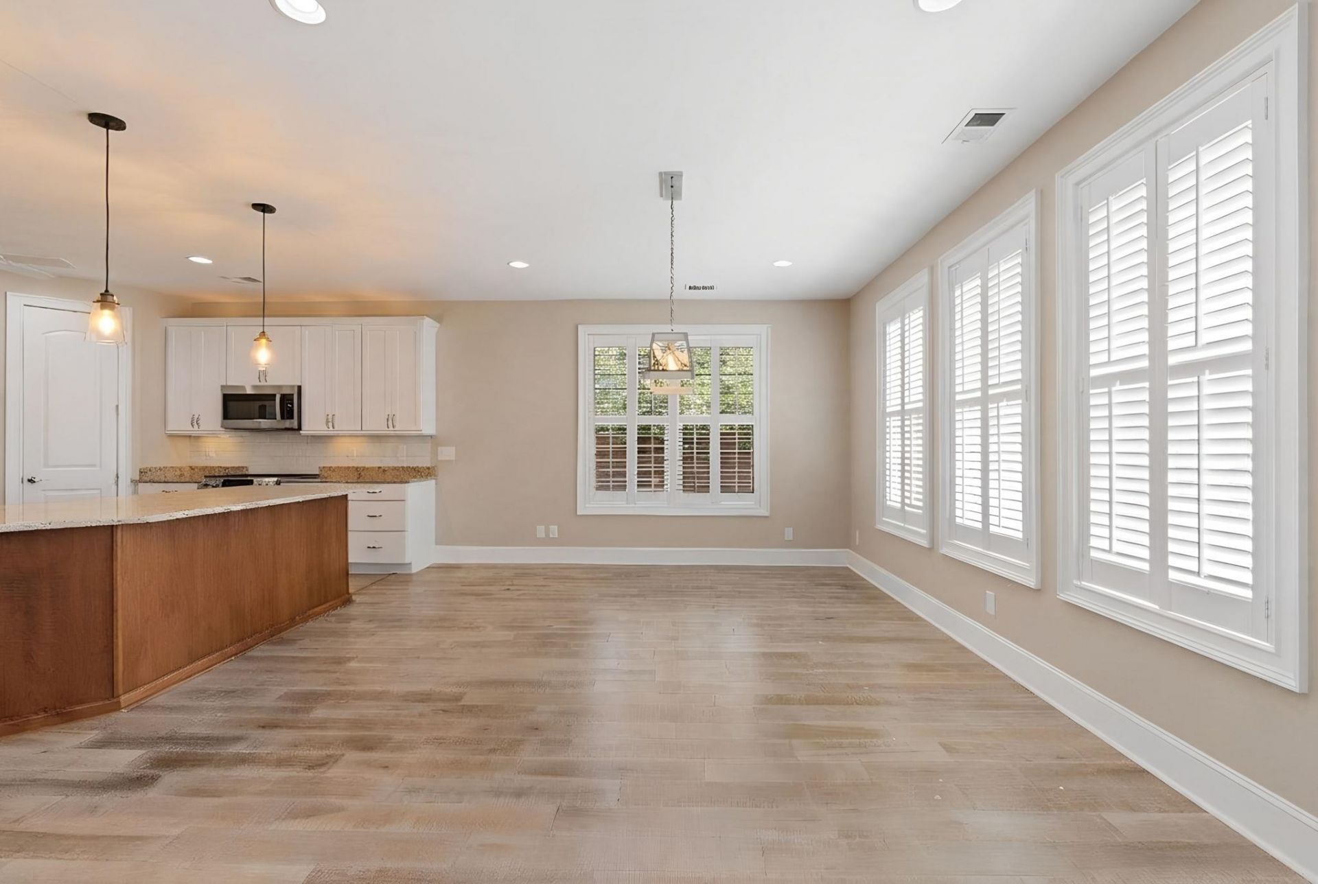 5915 Woodside Ave. Photo 14