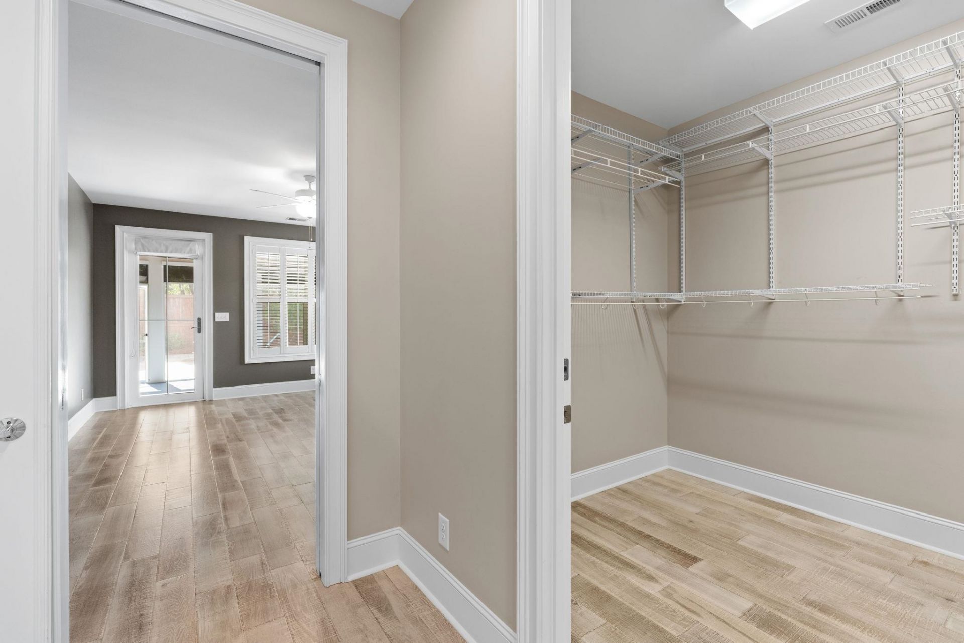 5915 Woodside Ave. Photo 23