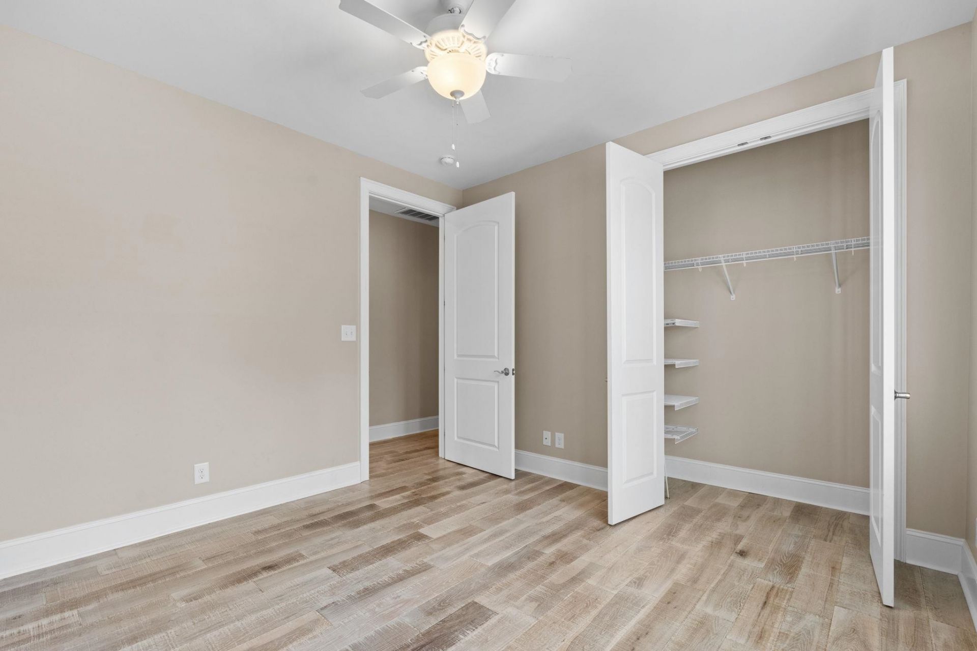 5915 Woodside Ave. Photo 26