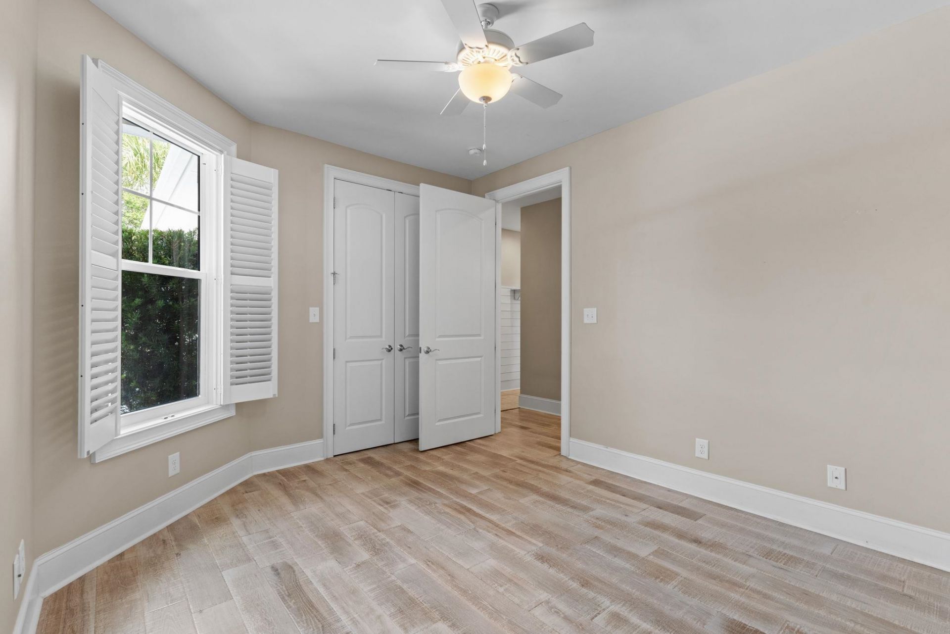 5915 Woodside Ave. Photo 28