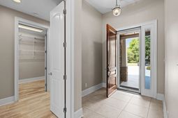 5915 Woodside Ave. photo 4