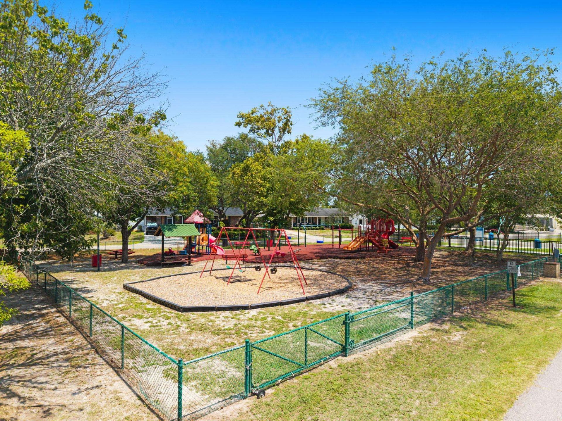 5915 Woodside Ave. Photo 59