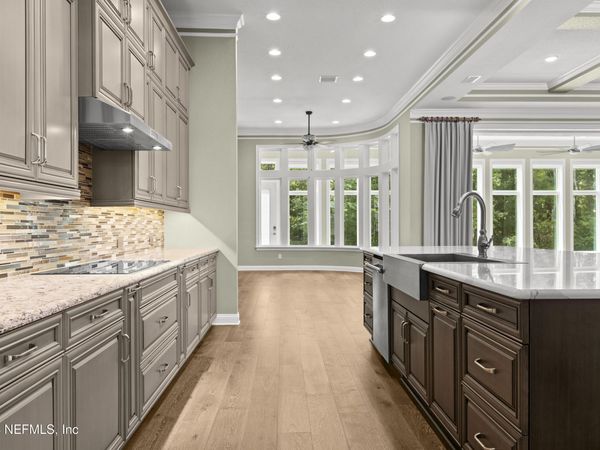 469 E KESLEY Lane, Jacksonville, FL 32259