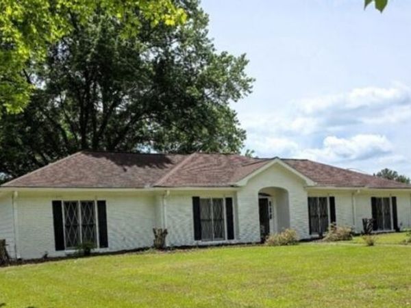 2064 Skyland Glen Drive, Snellville, GA 30078
