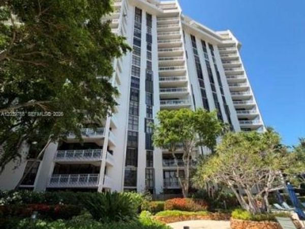 2000 Towerside Ter , Unit 301, Miami, FL 33138