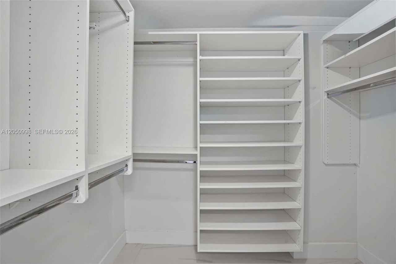 6039 Collins Ave, Unit 1624, Miami Beach, FL 33140 Photo