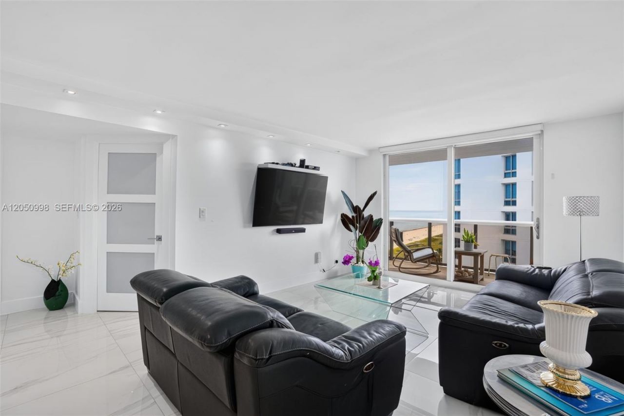 6039 Collins Ave, Unit 1624, Miami Beach, FL 33140 Photo