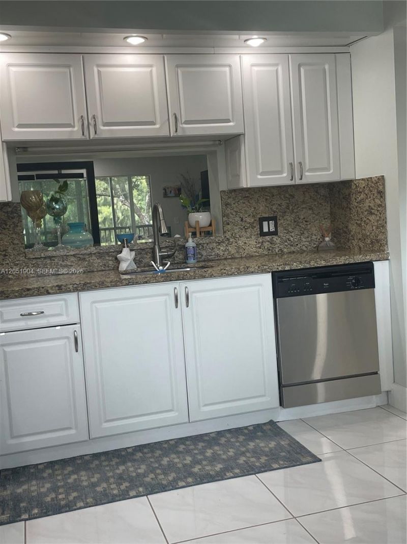 1011 SW 125th Ave, Unit 207M, Pembroke Pines, FL 33027 Photo