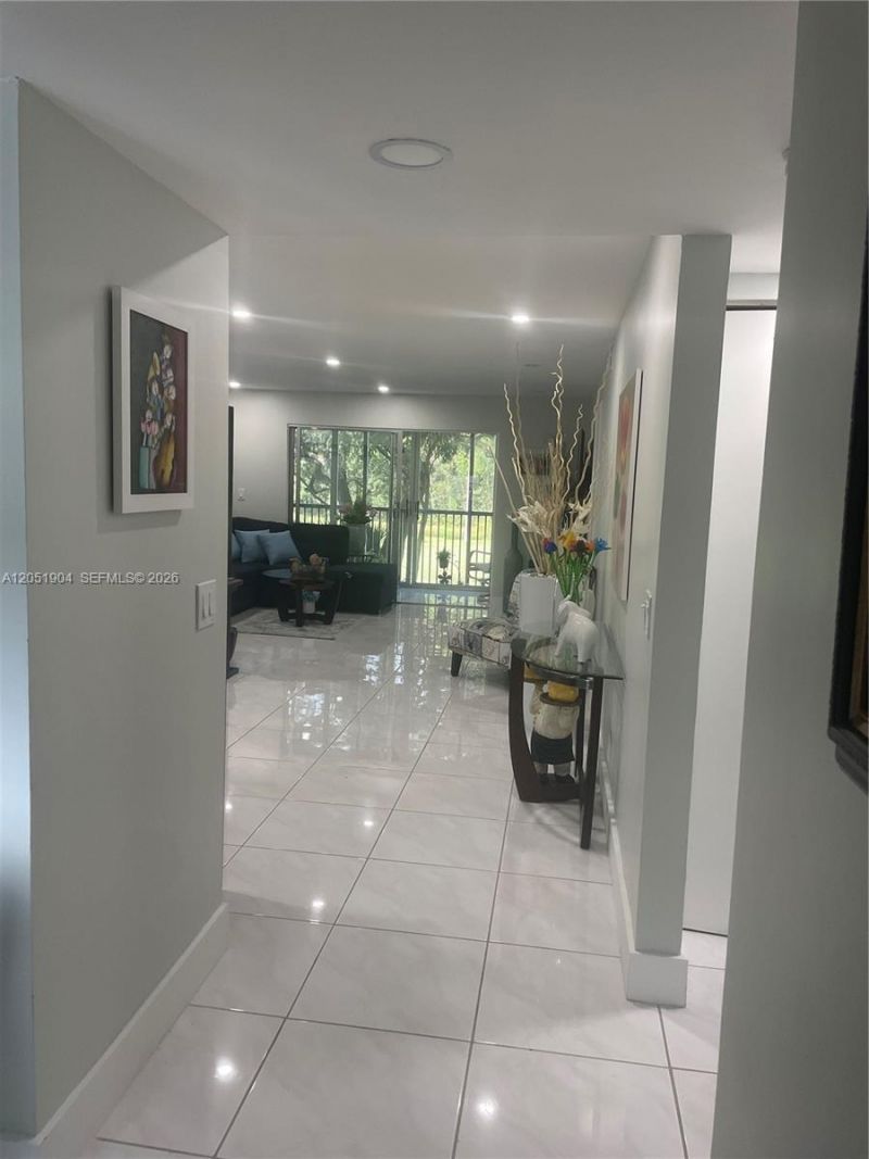 1011 SW 125th Ave, Unit 207M, Pembroke Pines, FL 33027 Photo