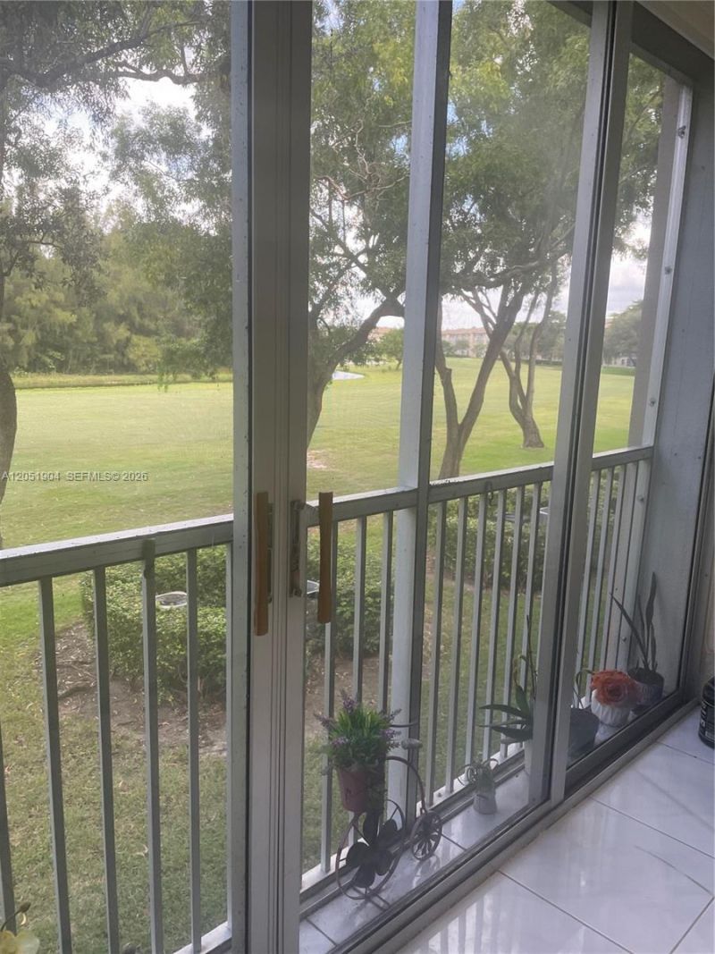 1011 SW 125th Ave, Unit 207M, Pembroke Pines, FL 33027 Photo