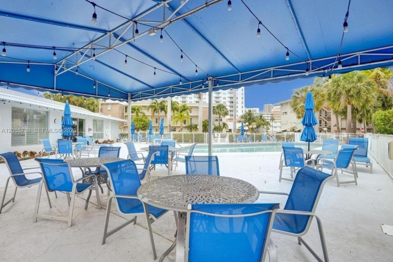 455 Paradise Isle Blvd , Unit 207, Hallandale Beach, FL 33009 Photo