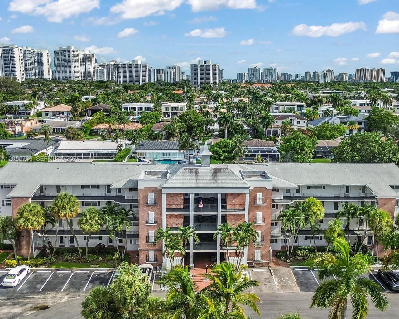 455 Paradise Isle Blvd , Unit 207, Hallandale Beach, FL 33009 Photo