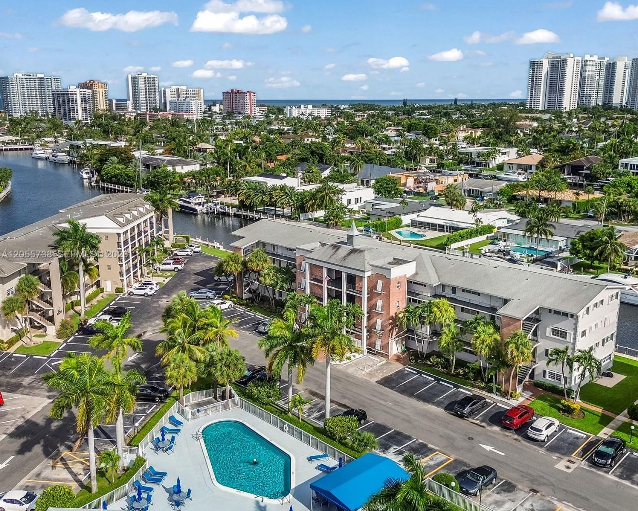 455 Paradise Isle Blvd , Unit 207, Hallandale Beach, FL 33009 Photo