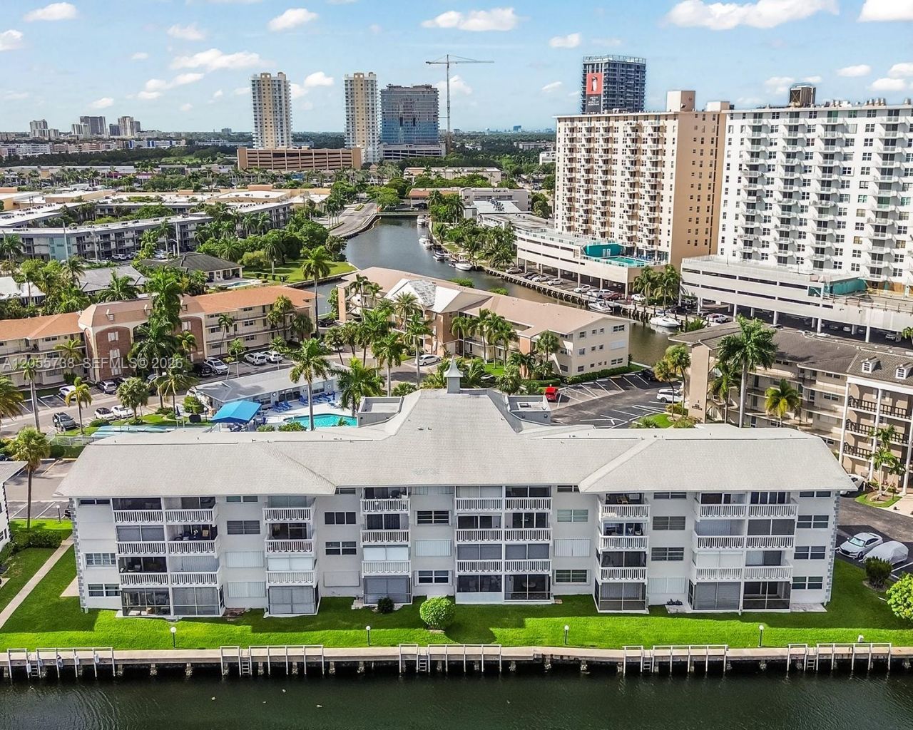455 Paradise Isle Blvd , Unit 207, Hallandale Beach, FL 33009 Photo