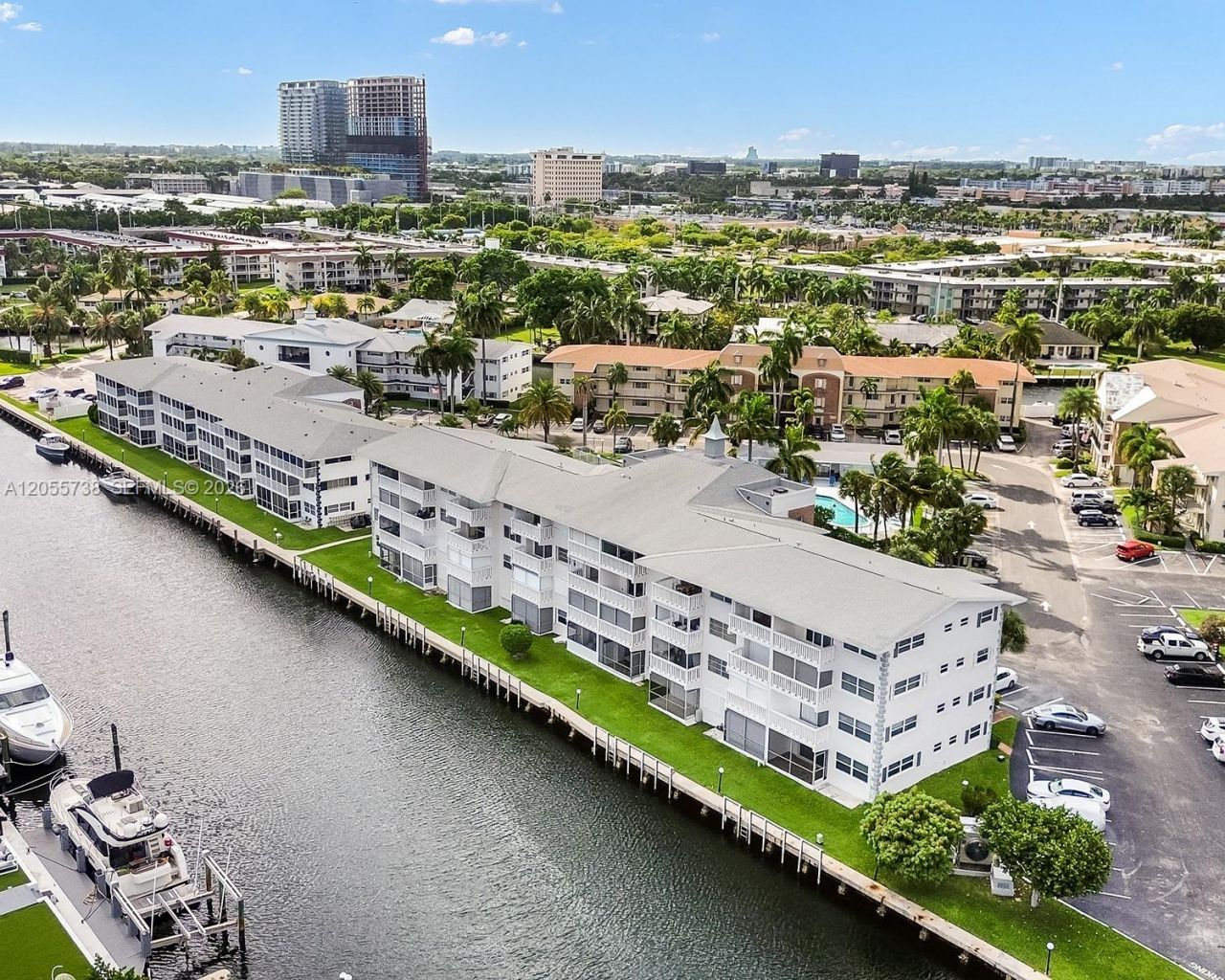 455 Paradise Isle Blvd , Unit 207, Hallandale Beach, FL 33009 Photo