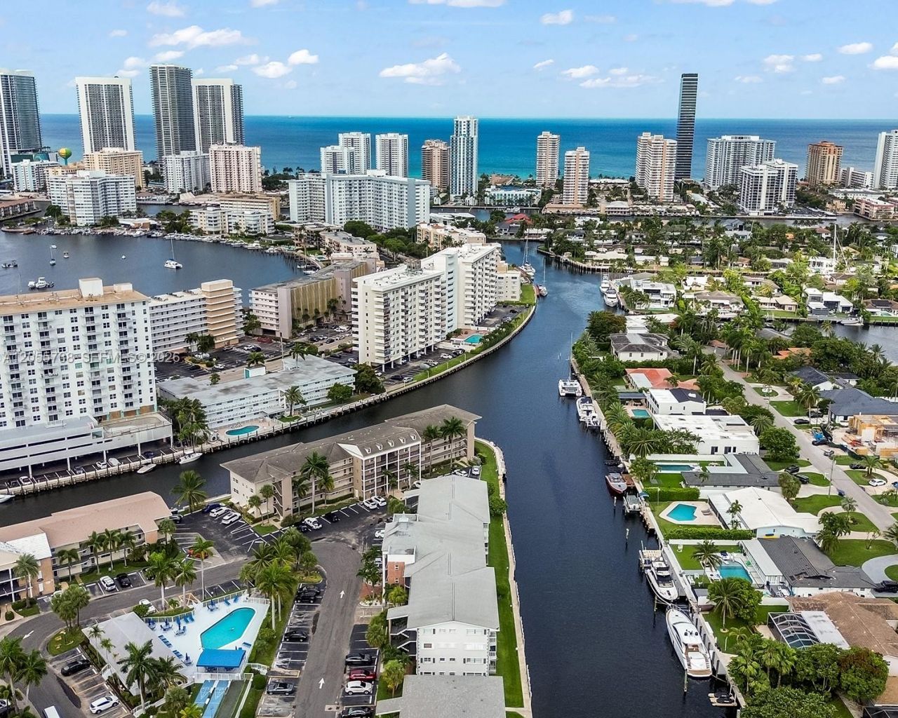 455 Paradise Isle Blvd , Unit 207, Hallandale Beach, FL 33009 Photo