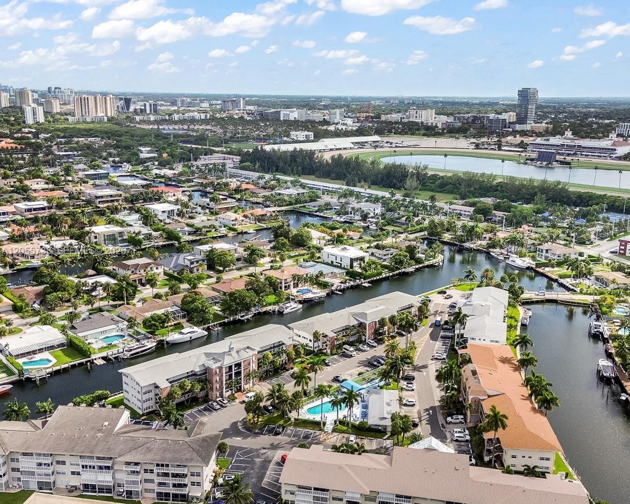 455 Paradise Isle Blvd , Unit 207, Hallandale Beach, FL 33009 Photo