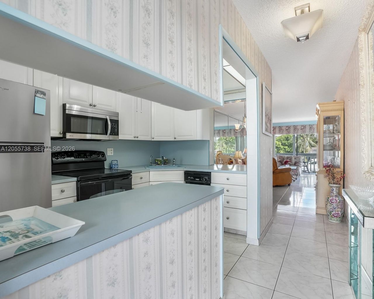 455 Paradise Isle Blvd , Unit 207, Hallandale Beach, FL 33009 Photo