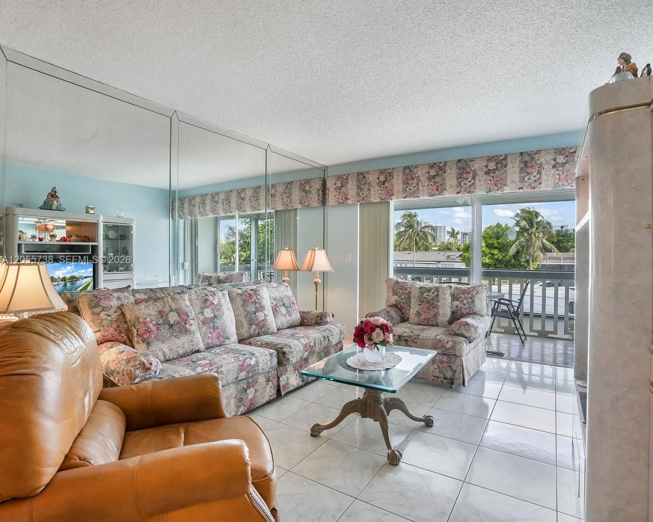 455 Paradise Isle Blvd , Unit 207, Hallandale Beach, FL 33009 Photo