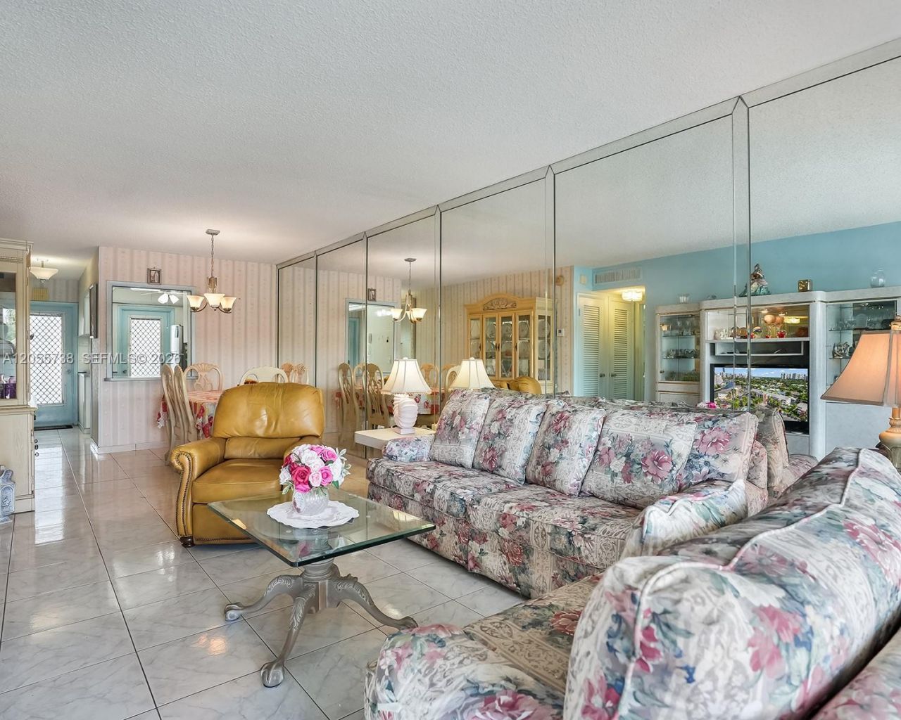 455 Paradise Isle Blvd , Unit 207, Hallandale Beach, FL 33009 Photo