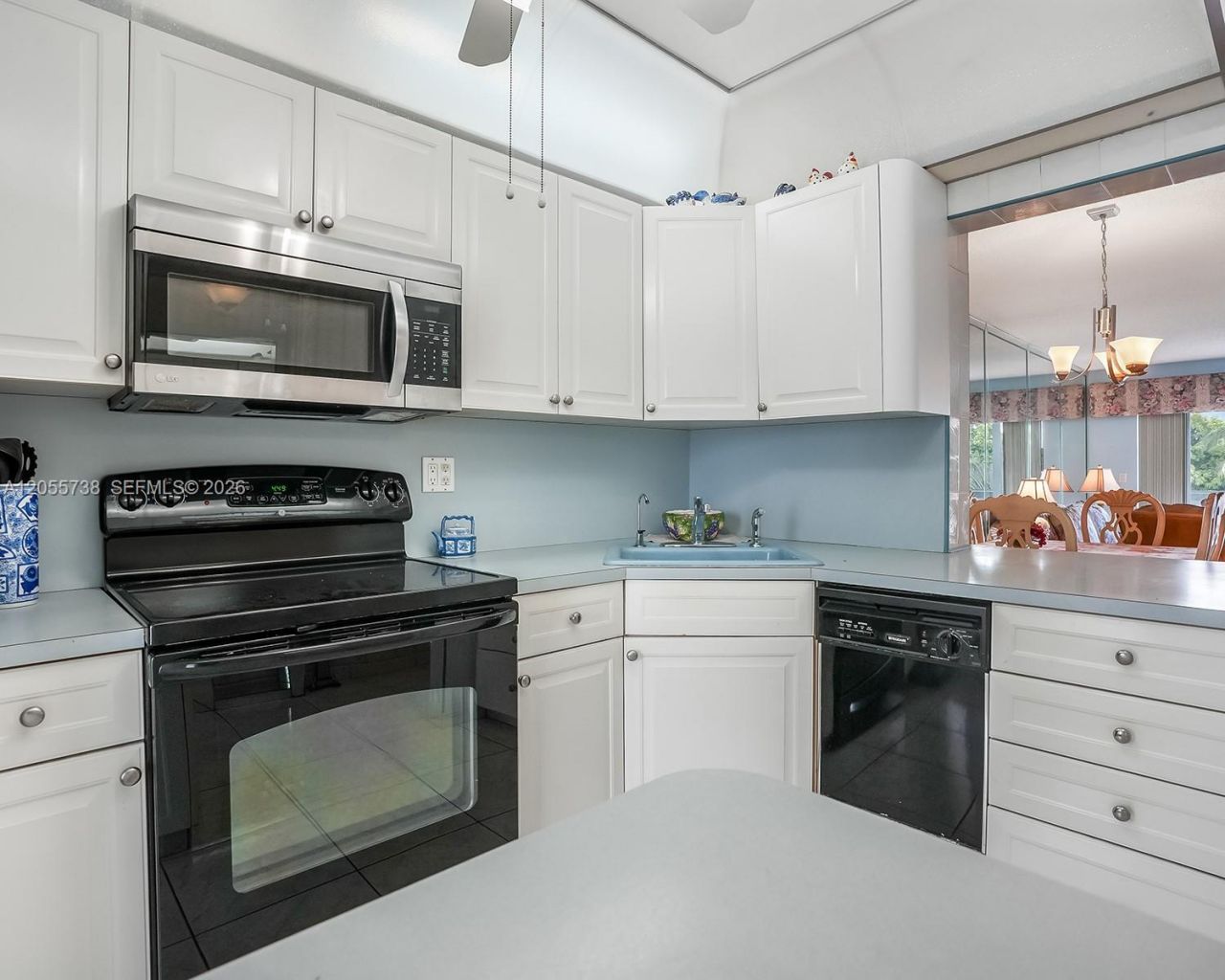 455 Paradise Isle Blvd , Unit 207, Hallandale Beach, FL 33009 Photo