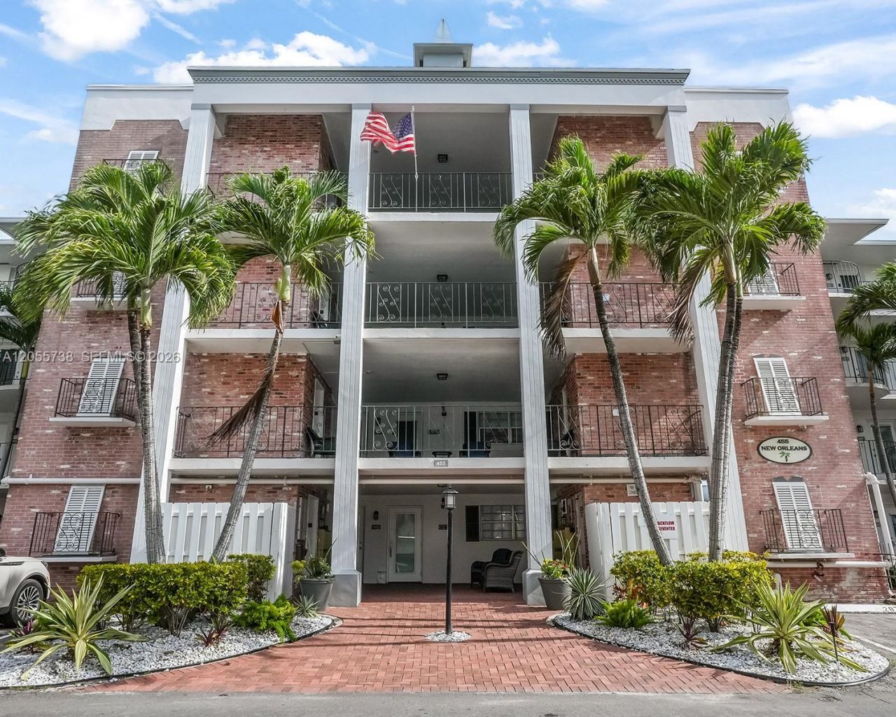 455 Paradise Isle Blvd , Unit 207, Hallandale Beach, FL 33009 Photo