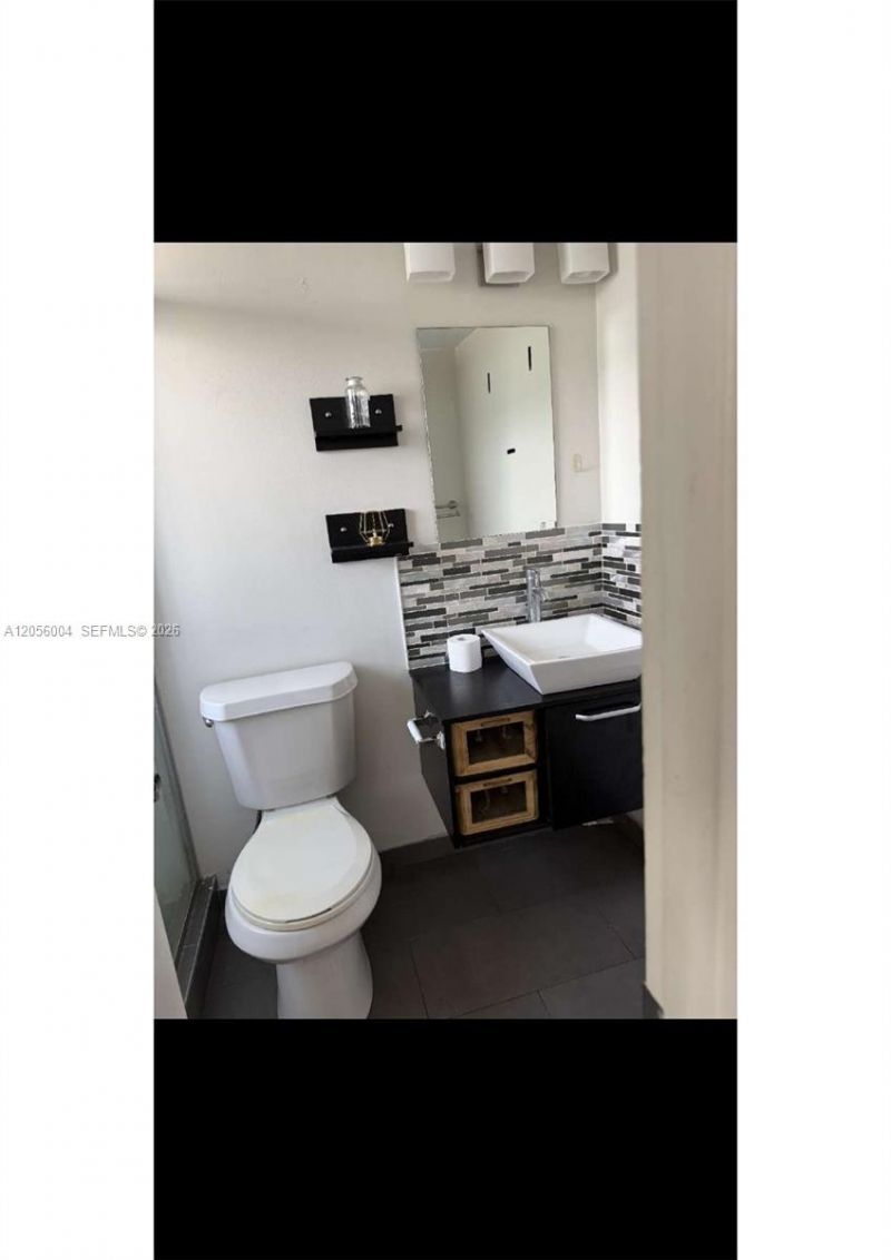 8 Farnham A , Unit 8, Deerfield Beach, FL 33442 Photo