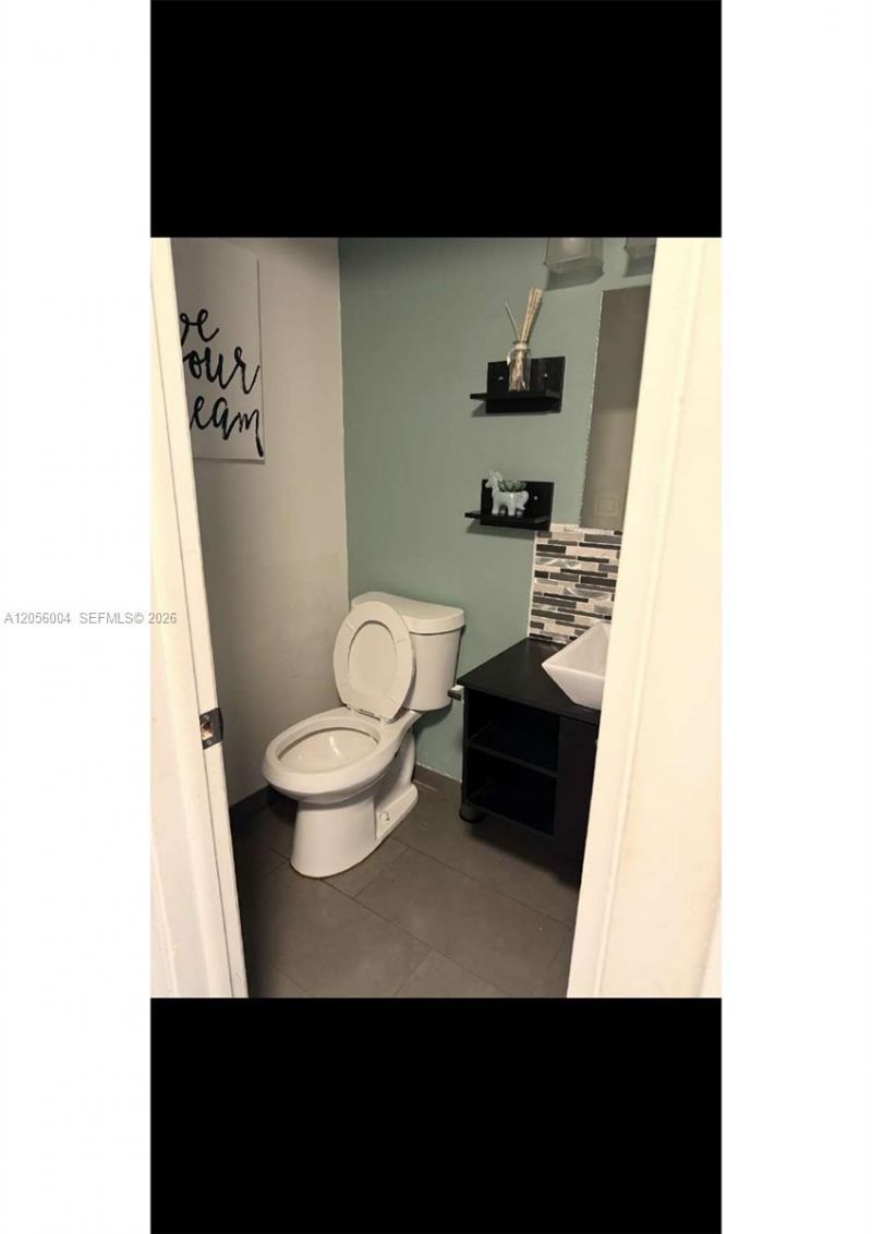 8 Farnham A , Unit 8, Deerfield Beach, FL 33442 Photo