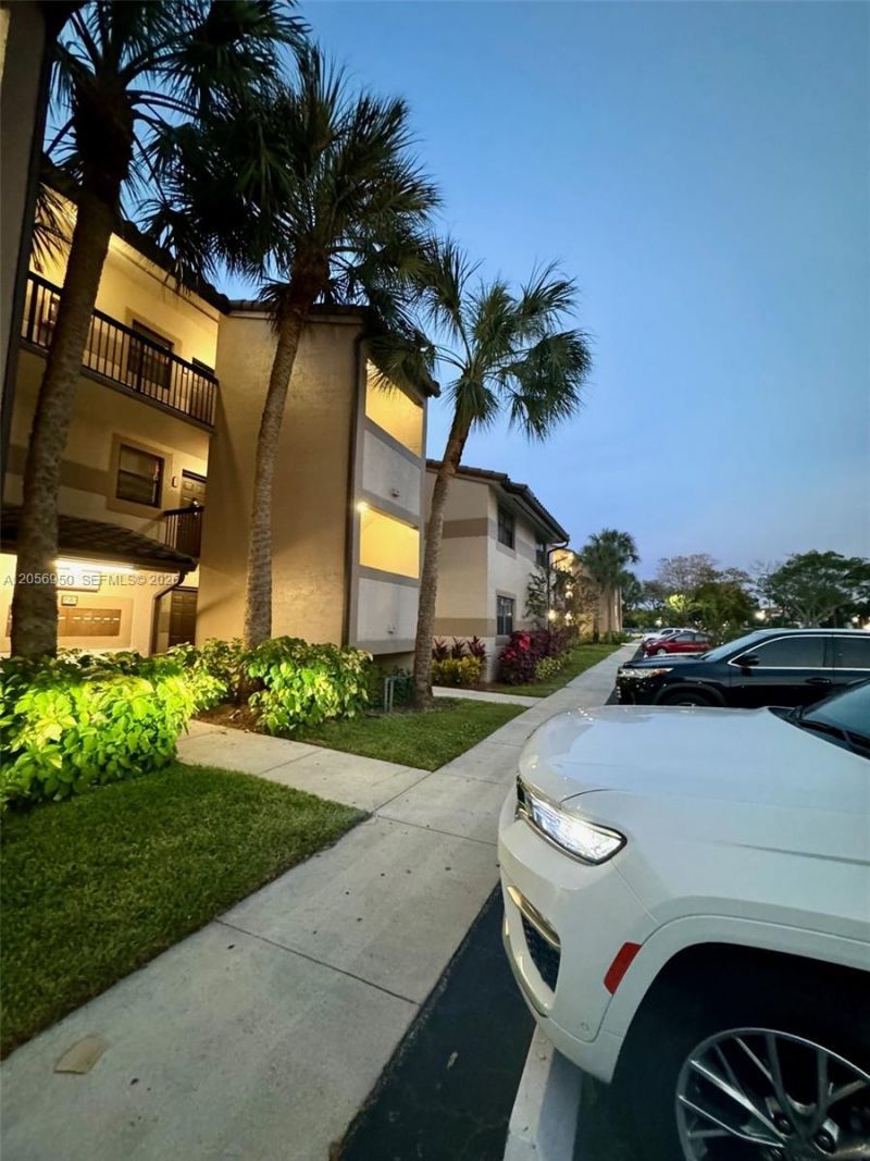 9945 Nob Hill Ct , Unit 9945, Sunrise, FL 33351 Photo