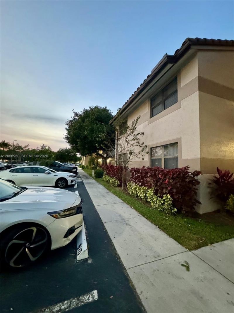9945 Nob Hill Ct , Unit 9945, Sunrise, FL 33351 Photo