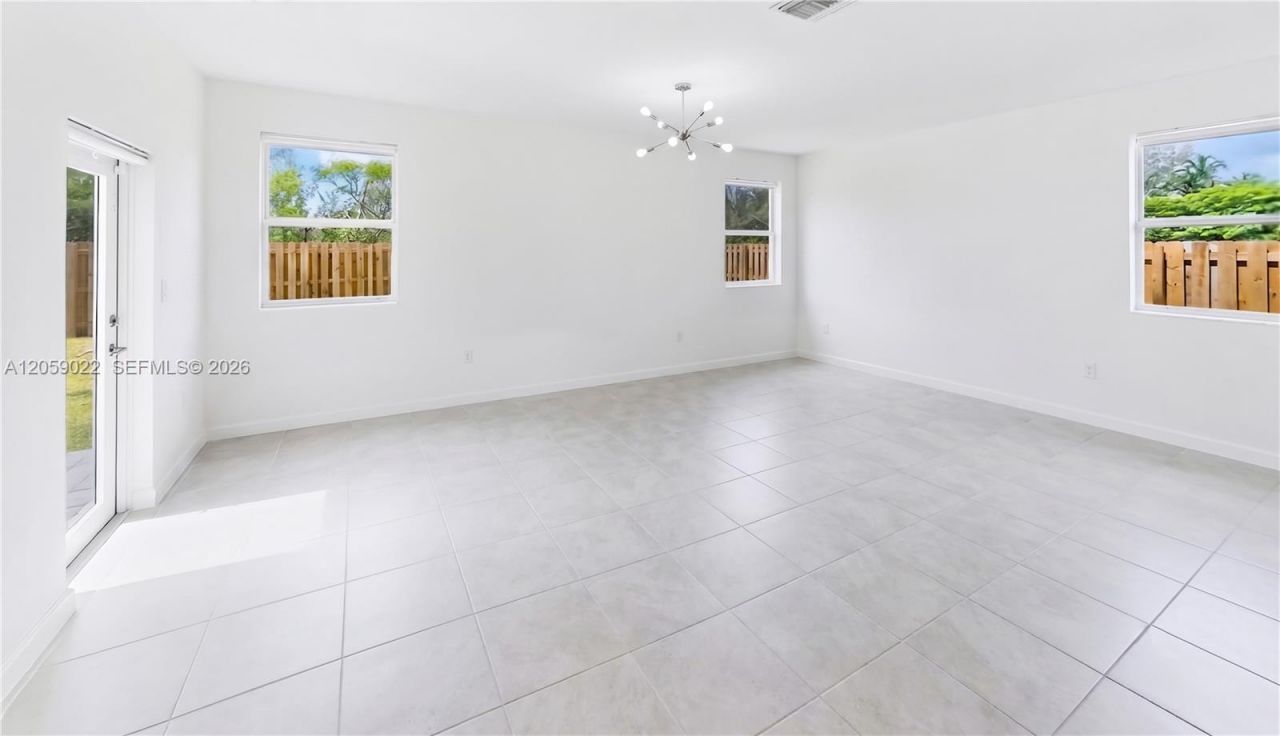 2208 SE 30th St, Homestead, FL 33035 Photo
