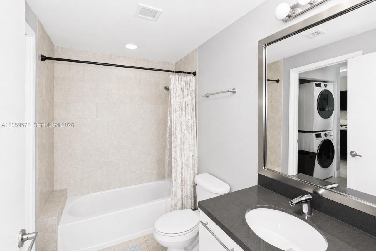 90 SW 3rd St, Unit 3212, Miami, FL 33130 Photo