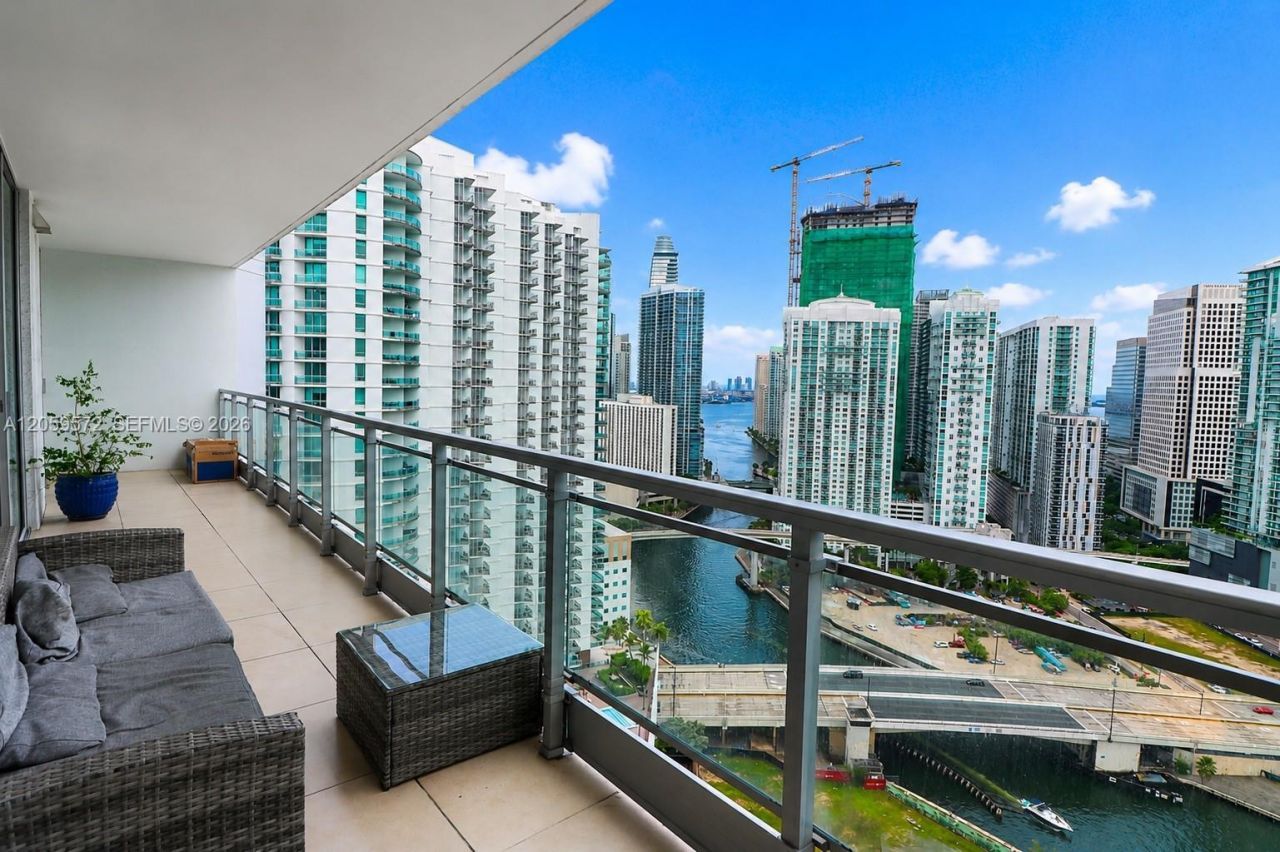 90 SW 3rd St, Unit 3212, Miami, FL 33130 Photo