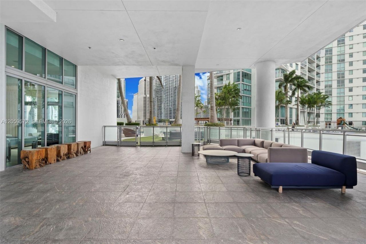 90 SW 3rd St, Unit 3212, Miami, FL 33130 Photo