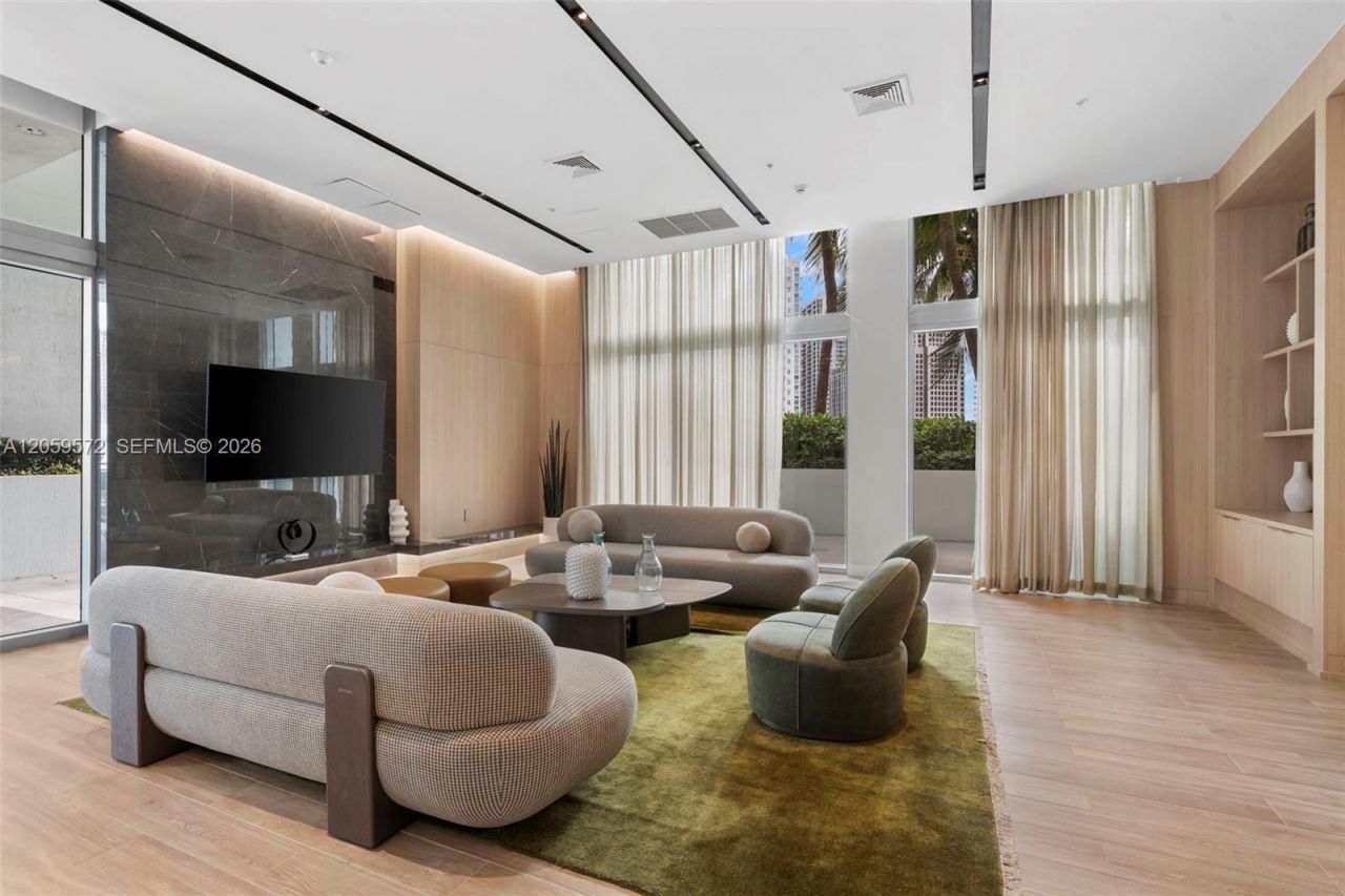 90 SW 3rd St, Unit 3212, Miami, FL 33130 Photo