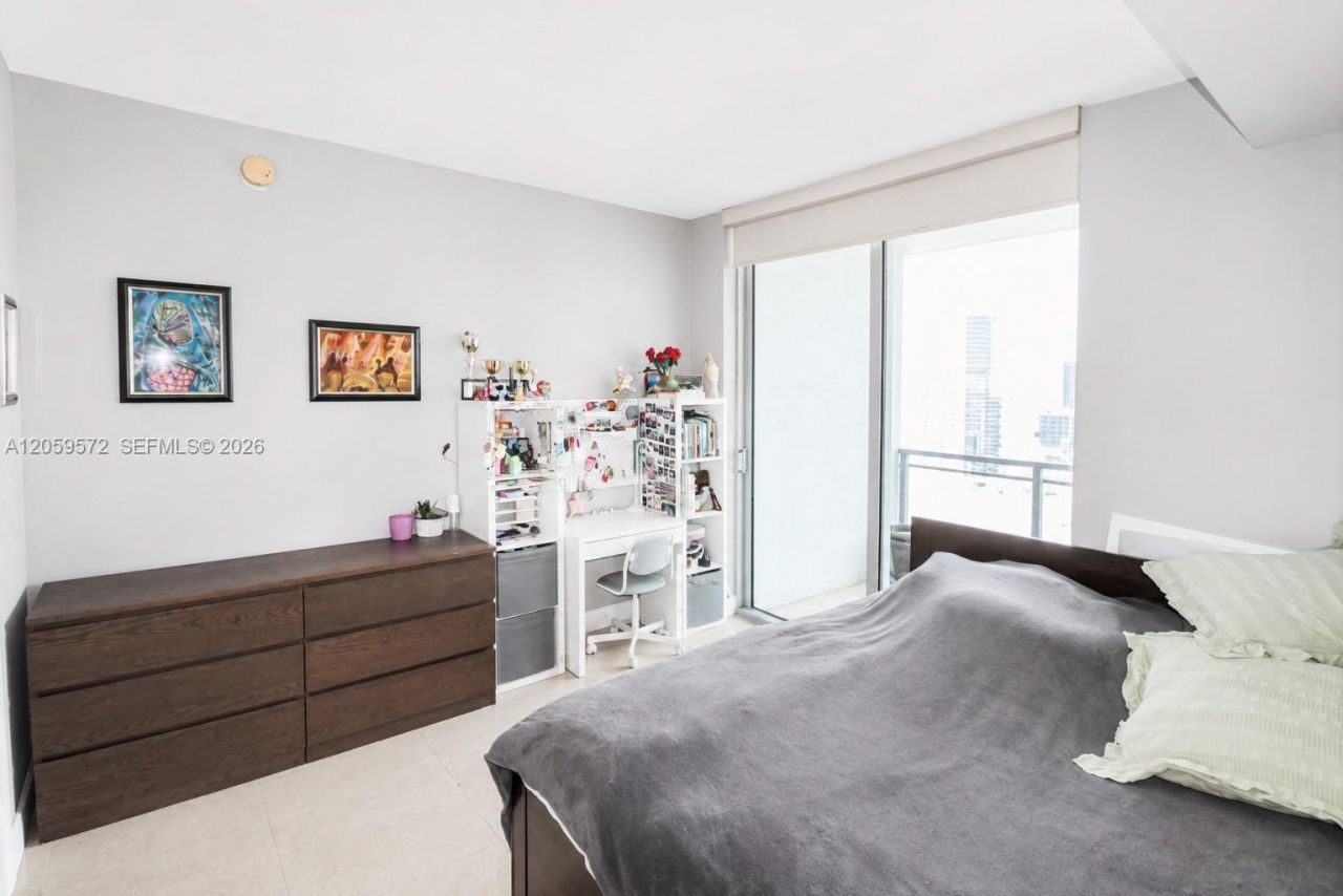 90 SW 3rd St, Unit 3212, Miami, FL 33130 Photo