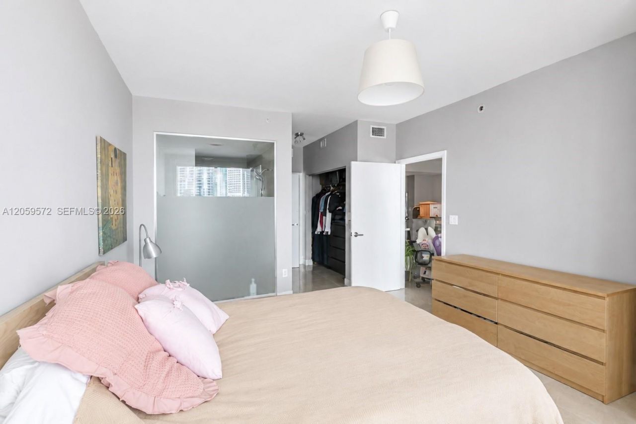 90 SW 3rd St, Unit 3212, Miami, FL 33130 Photo