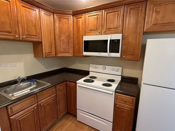 1310 NE 14th Ave , Unit 4, Fort Lauderdale, FL 33304
