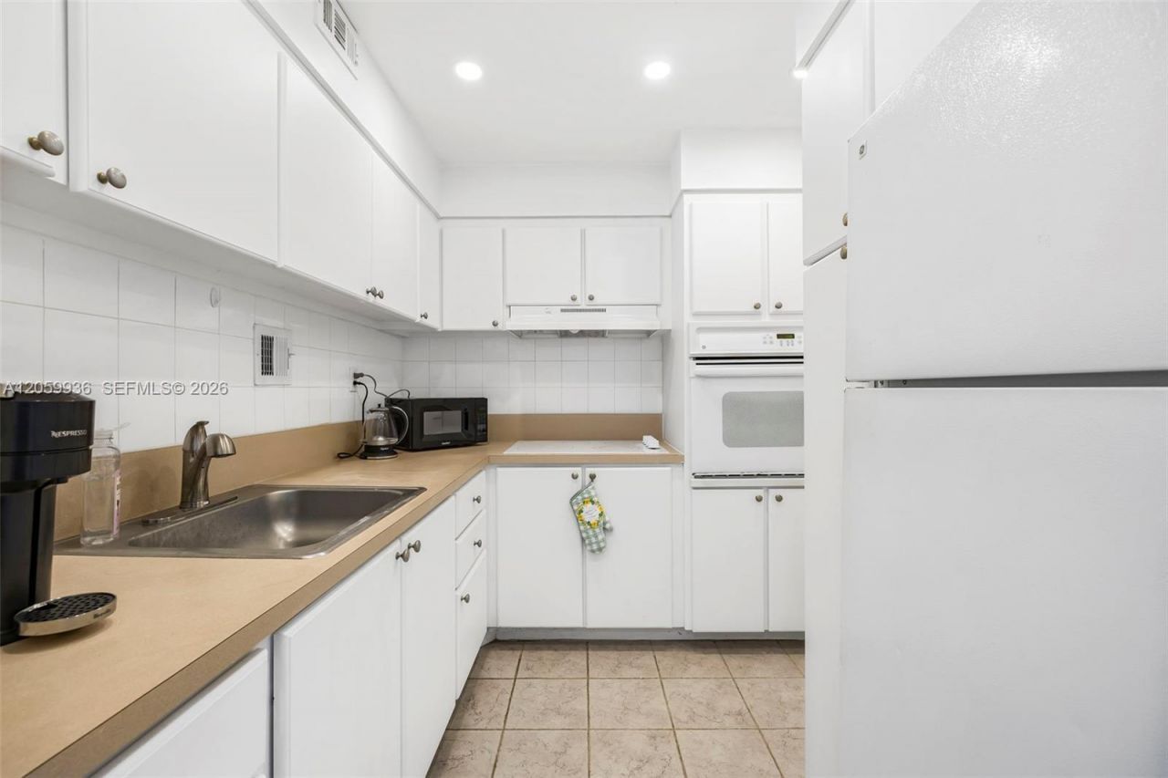 1200 West Ave , Unit 1419, Miami Beach, FL 33139 Photo