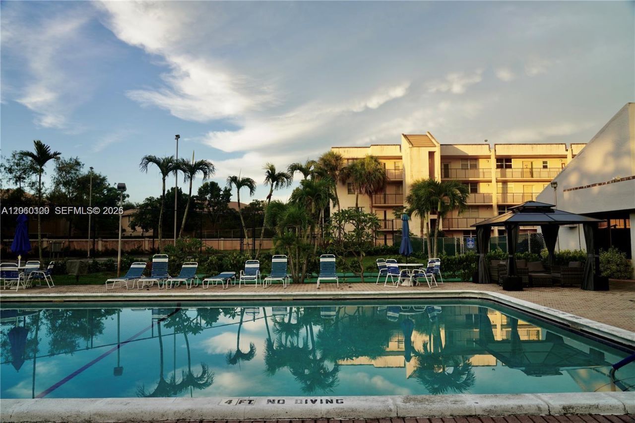2541 Aragon Blvd, Unit 113, Sunrise, FL 33322 Photo