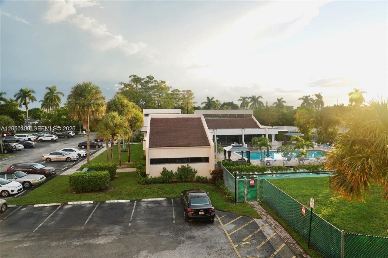2541 Aragon Blvd, Unit 113, Sunrise, FL 33322 Photo