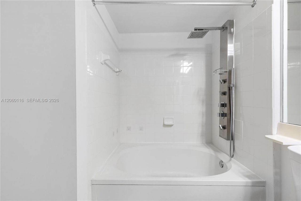 17150 N Bay Rd , Unit 2320, Sunny Isles Beach, FL 33160 Photo