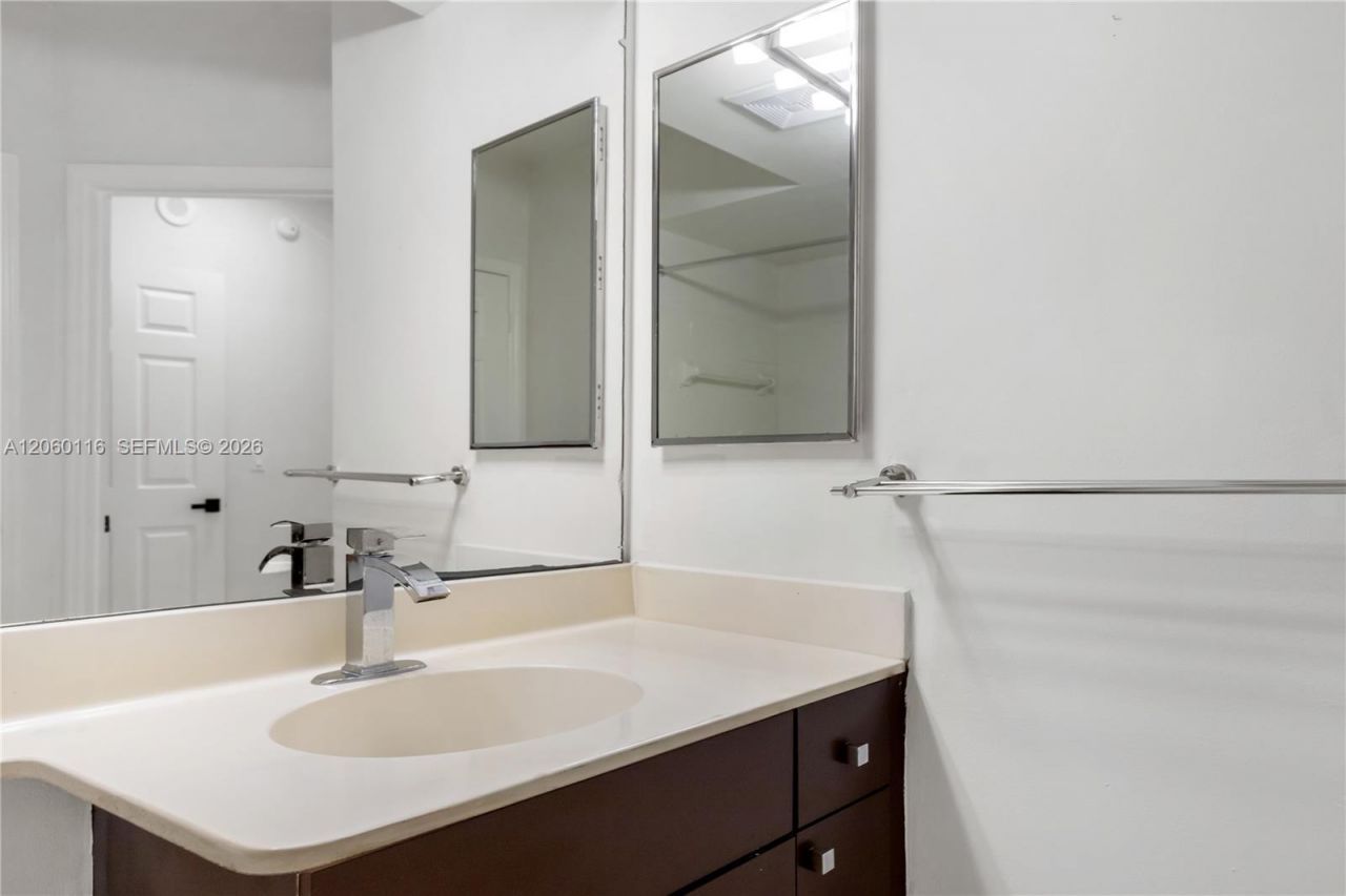 17150 N Bay Rd , Unit 2320, Sunny Isles Beach, FL 33160 Photo