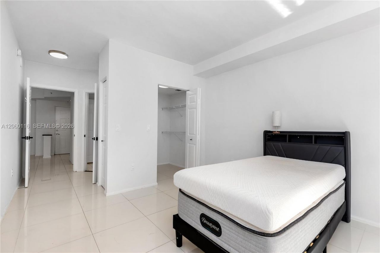 17150 N Bay Rd , Unit 2320, Sunny Isles Beach, FL 33160 Photo