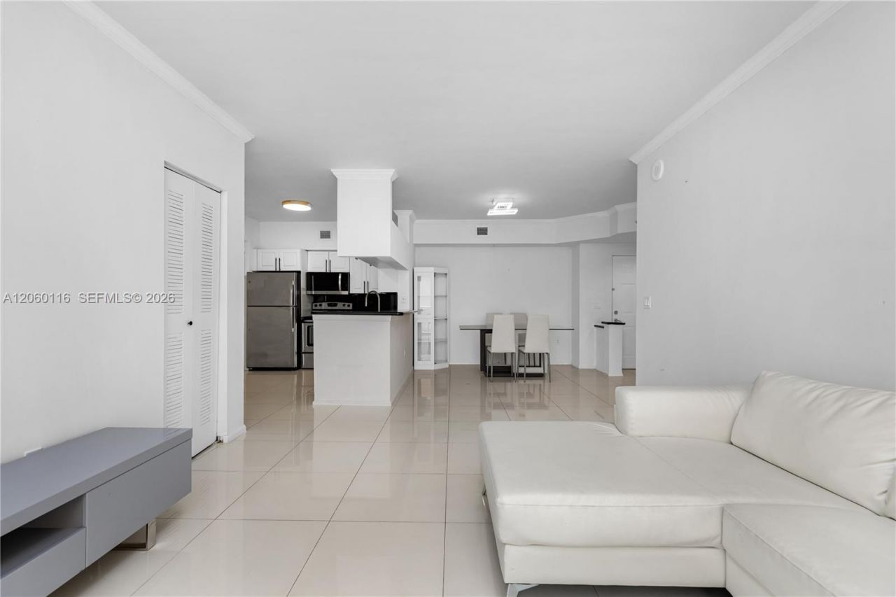17150 N Bay Rd , Unit 2320, Sunny Isles Beach, FL 33160 Photo