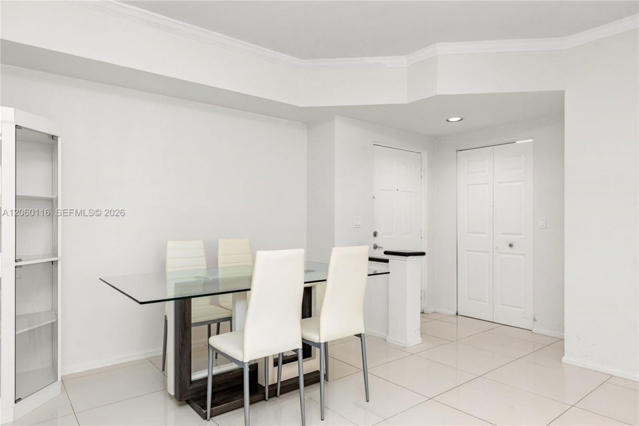17150 N Bay Rd , Unit 2320, Sunny Isles Beach, FL 33160 Photo