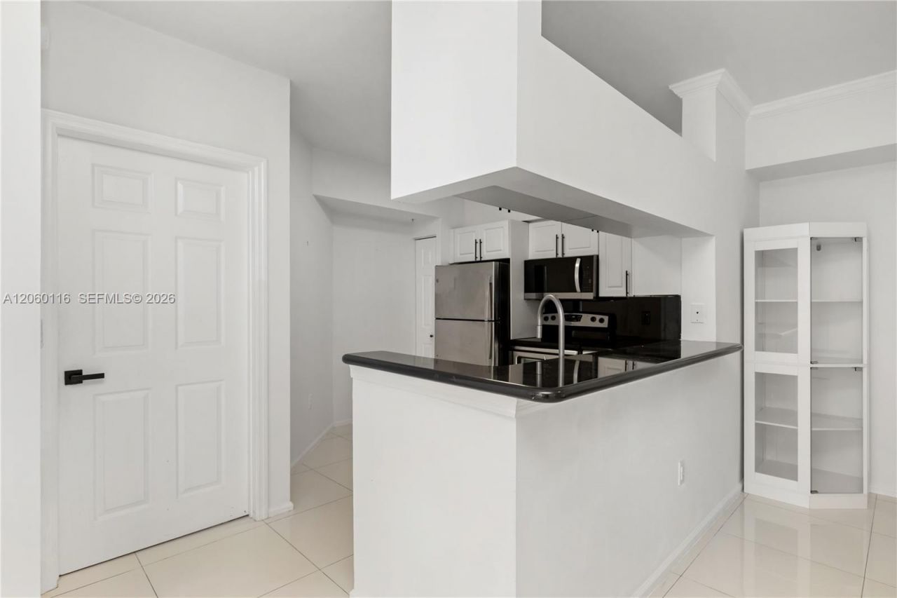 17150 N Bay Rd , Unit 2320, Sunny Isles Beach, FL 33160 Photo