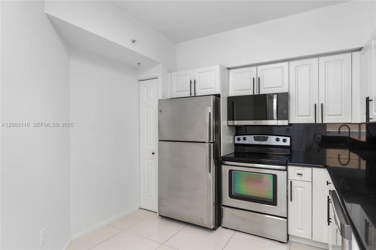 17150 N Bay Rd , Unit 2320, Sunny Isles Beach, FL 33160 Photo